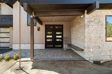 Experience high-desert living in this mountain modern sanctuary - photo 2