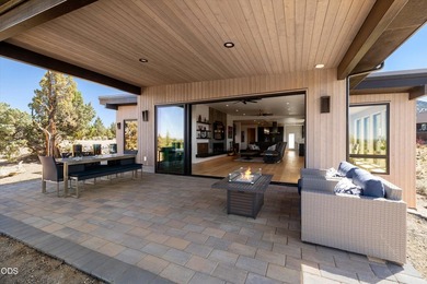 Experience high-desert living in this mountain modern sanctuary - photo 8