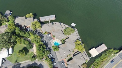 Catch a glimpse of Lake Hamilton from this charming upstairs - photo 16