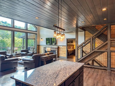 This stunning mountain home w/ 4 bedrooms 4 full bathrooms, 2 - photo 20