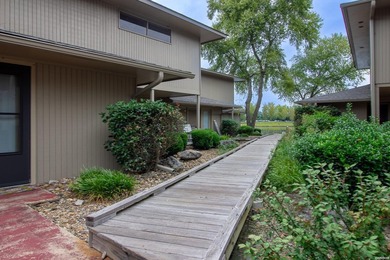 Catch a glimpse of Lake Hamilton from this charming upstairs - photo 20