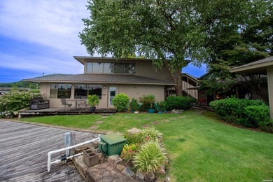 Catch a glimpse of Lake Hamilton from this charming upstairs - photo 21