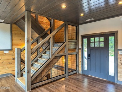 This stunning mountain home w/ 4 bedrooms 4 full bathrooms, 2 - photo 25