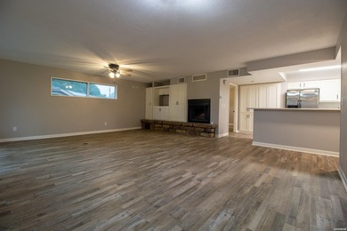 Catch a glimpse of Lake Hamilton from this charming upstairs - photo 27
