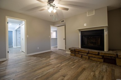 Catch a glimpse of Lake Hamilton from this charming upstairs - photo 29