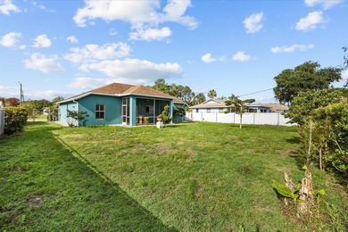 Welcome to this charming 3-bedroom, 2-bathroom home offering - photo 30