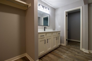 Catch a glimpse of Lake Hamilton from this charming upstairs - photo 31