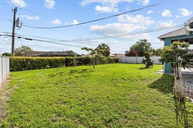 Welcome to this charming 3-bedroom, 2-bathroom home offering - photo 32