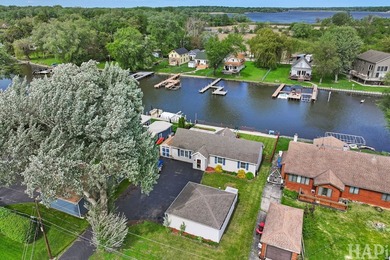 Welcome to your serene waterfront retreat on Nippersink Creek! - photo 34