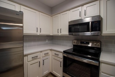 Catch a glimpse of Lake Hamilton from this charming upstairs - photo 36