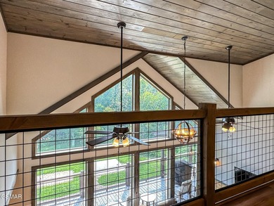 This stunning mountain home w/ 4 bedrooms 4 full bathrooms, 2 - photo 48
