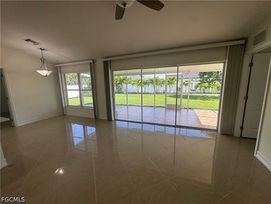 Beautifully renovated 3-bedroom, 2-bathroom home with a den - photo 5
