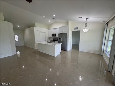 Beautifully renovated 3-bedroom, 2-bathroom home with a den - photo 6
