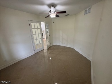 Beautifully renovated 3-bedroom, 2-bathroom home with a den - photo 8