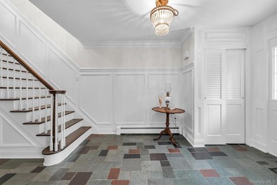 Welcome to this meticulously maintained 4-bedroom, 2.5-bathroom - photo 4