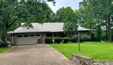 Lovely home on the Indian Hills Golf Course. 3 Bedroom 2 and 1/2 - photo 1