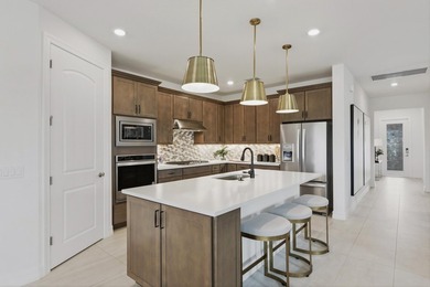 Welcome to this exceptional single-family residence in the Oak - photo 13