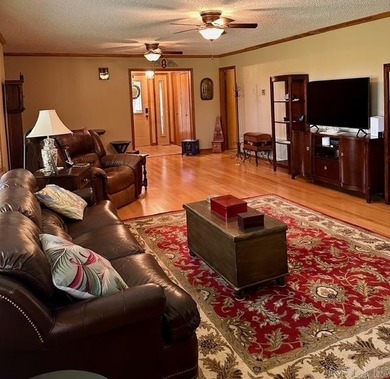 Lovely home on the Indian Hills Golf Course. 3 Bedroom 2 and 1/2 - photo 8