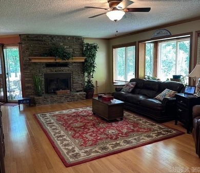 Lovely home on the Indian Hills Golf Course. 3 Bedroom 2 and 1/2 - photo 9