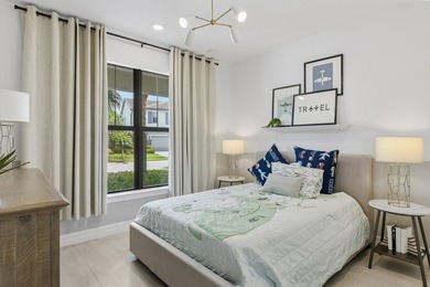 Welcome to this exceptional single-family residence in the Oak - photo 19