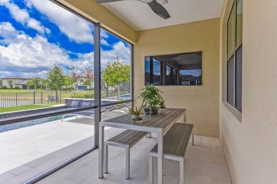 Welcome to this exceptional single-family residence in the Oak - photo 26
