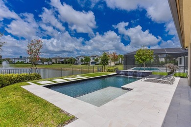 Welcome to this exceptional single-family residence in the Oak - photo 27
