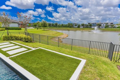 Welcome to this exceptional single-family residence in the Oak - photo 30