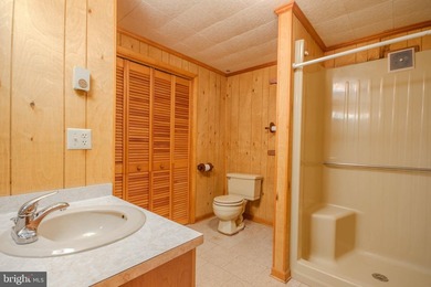 Welcome to your own waterfront retreat on the picturesque - photo 33