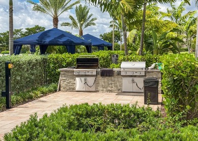Welcome to this exceptional single-family residence in the Oak - photo 42