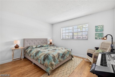 Welcome to easy, carefree living in this beautifully maintained - photo 9