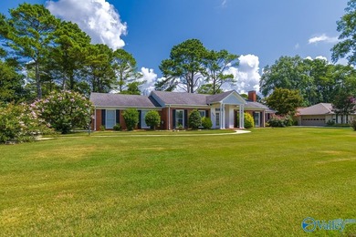 Beautiful one level brick home on Burningtree Golf Course. Three - photo 2