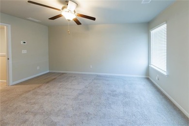 Welcome to this stunning 3 years old, end of unit 3 bedroom - photo 11