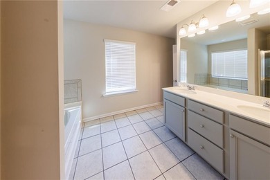 Welcome to this stunning 3 years old, end of unit 3 bedroom - photo 13