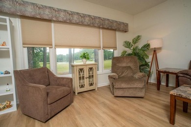 Come check out this well maintained 2bdrm fully furnished top - photo 16