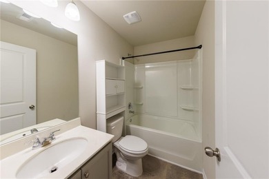 Welcome to this stunning 3 years old, end of unit 3 bedroom - photo 17