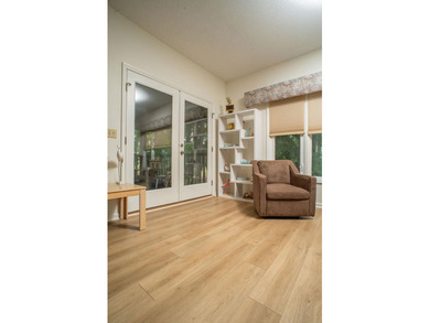 Come check out this well maintained 2bdrm fully furnished top - photo 18