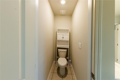 Welcome to this stunning 3 years old, end of unit 3 bedroom - photo 18