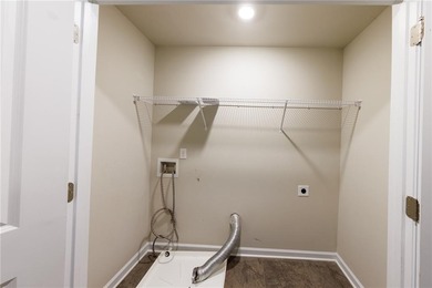 Welcome to this stunning 3 years old, end of unit 3 bedroom - photo 19