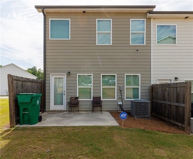 Welcome to this stunning 3 years old, end of unit 3 bedroom - photo 21