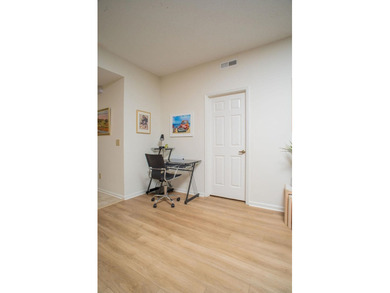 Come check out this well maintained 2bdrm fully furnished top - photo 28