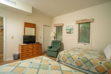 Come check out this well maintained 2bdrm fully furnished top - photo 37