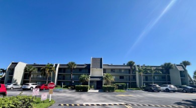 Lake Condo For Sale in Lake Worth, Florida