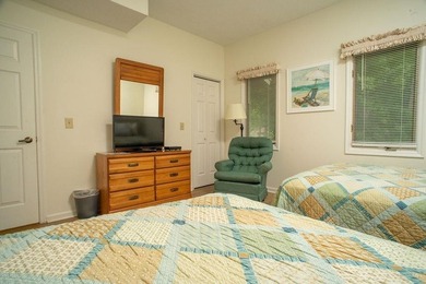 Come check out this well maintained 2bdrm fully furnished top - photo 42