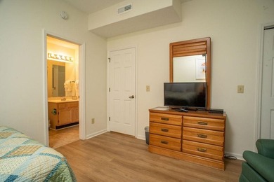 Come check out this well maintained 2bdrm fully furnished top - photo 43