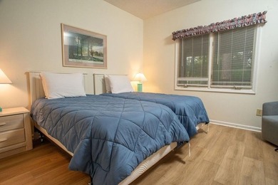 Come check out this well maintained 2bdrm fully furnished top - photo 48