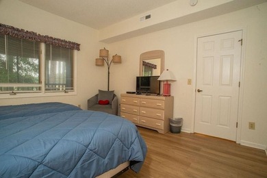Come check out this well maintained 2bdrm fully furnished top - photo 49