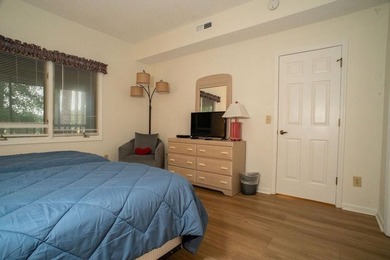 Come check out this well maintained 2bdrm fully furnished top - photo 50