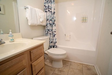 Come check out this well maintained 2bdrm fully furnished top - photo 53
