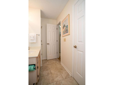Come check out this well maintained 2bdrm fully furnished top - photo 60