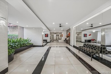 Custom Renovated 2 Full Bedroom, 1.5 bathroom Coop in Prime Rego - photo 1